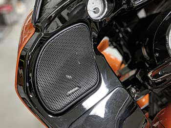 2015 Harley Davidson Road Glide. We installed a full Rockford Fosgate Harley kit and cut the bag lids for the speakers. 
