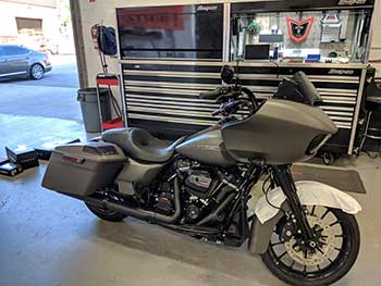 2020 Harley Road Glide in for Rockford Fosgate audio upgrade. TMS65 speakers in the fairing & the tour pack. TMS5x7 in the stock locations in the saddlebags with power being handled by a M5-800x4 amp. Added subwoofer saddlebag kit.