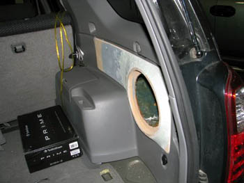 2006 Jeep Grand Cherokee - Custom Bass Box, Diamond 6" Subwoofers, Custom Fiberglass Dash Mount, FM Multimedia DVD Player.